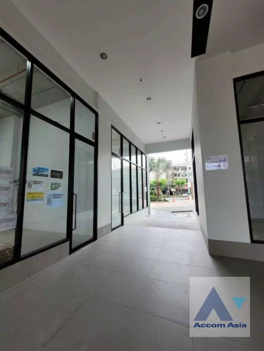  1  Shophouse For Sale in Charoen Nakhon ,Bangkok  AA35460