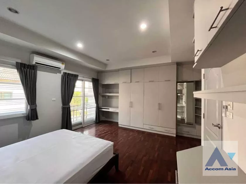 7  3 br Townhouse For Rent in Sukhumvit ,Bangkok BTS Phra khanong AA35470