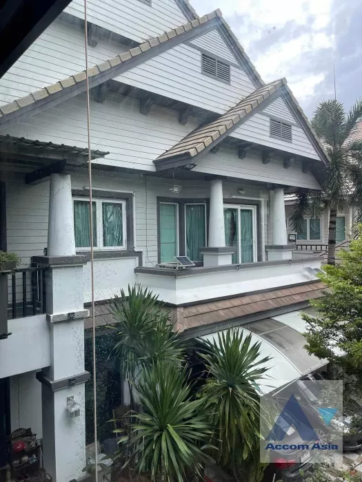  5 Bedrooms  House For Sale in Pattanakarn, Bangkok  (AA35500)