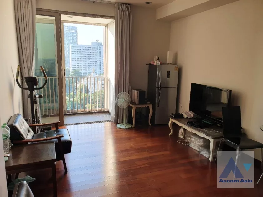  2 Bedrooms  Condominium For Sale in Sukhumvit, Bangkok  near BTS Thong Lo (AA35509)