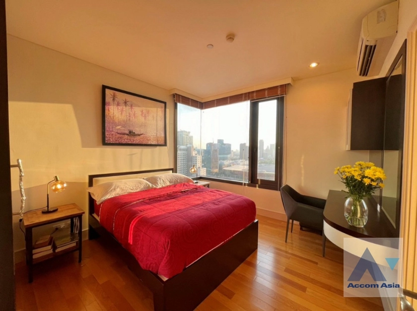  2 Bedrooms  Condominium For Sale in Sukhumvit, Bangkok  near BTS Phrom Phong (AA35561)