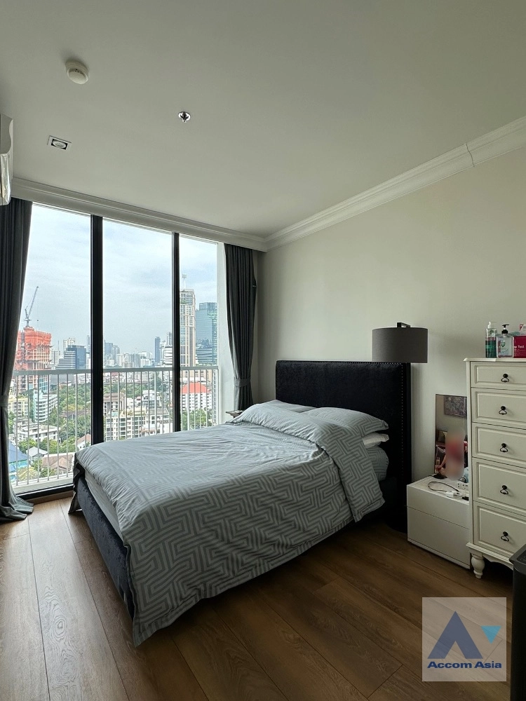  2 Bedrooms  Condominium For Sale in Sukhumvit, Bangkok  near BTS Phrom Phong (AA35573)