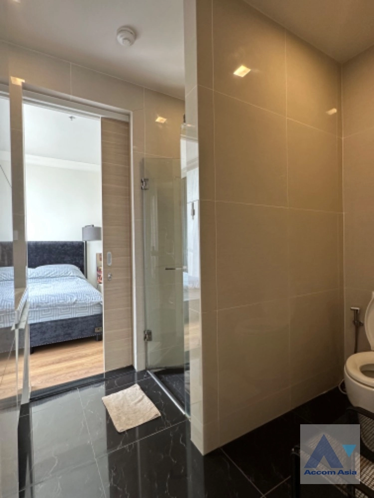  2 Bedrooms  Condominium For Sale in Sukhumvit, Bangkok  near BTS Phrom Phong (AA35573)