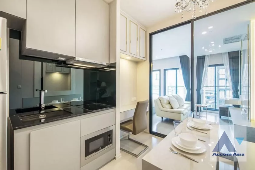  1 Bedroom  Condominium For Rent & Sale in Ploenchit, Bangkok  near BTS Ploenchit (AA35580)