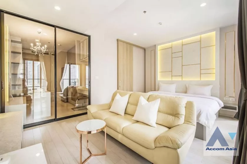  1 Bedroom  Condominium For Rent & Sale in Ploenchit, Bangkok  near BTS Ploenchit (AA35580)