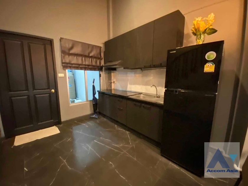  1  3 br Townhouse For Rent in Lat phrao ,Bangkok  at Baan Klang Muang The Paris Rama 9-Ramkamhaeng AA35595