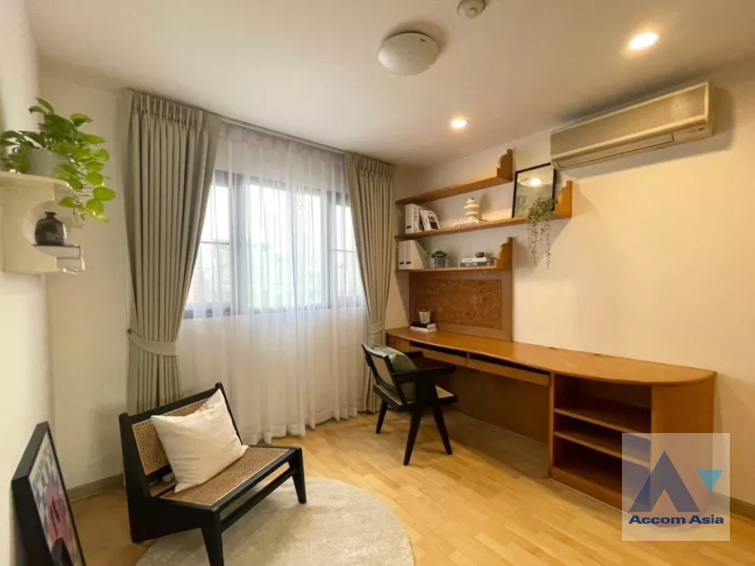 9  2 br Condominium For Rent in Ploenchit ,Bangkok BTS Ratchadamri at The Grand AA35596