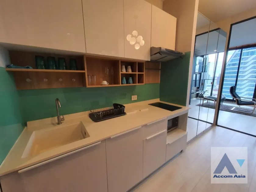  1 Bedroom  Condominium For Rent & Sale in Ploenchit, Bangkok  near BTS Ploenchit (AA35602)