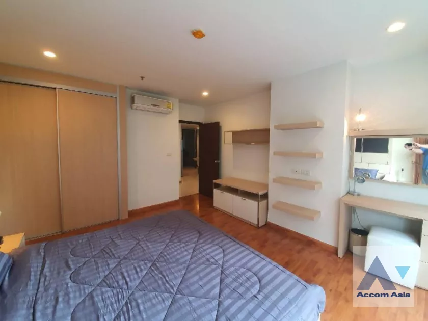  1 Bedroom  Condominium For Rent in Ploenchit, Bangkok  near BTS Ratchadamri (AA35610)