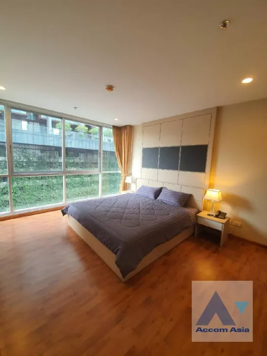  1 Bedroom  Condominium For Rent in Ploenchit, Bangkok  near BTS Ratchadamri (AA35610)