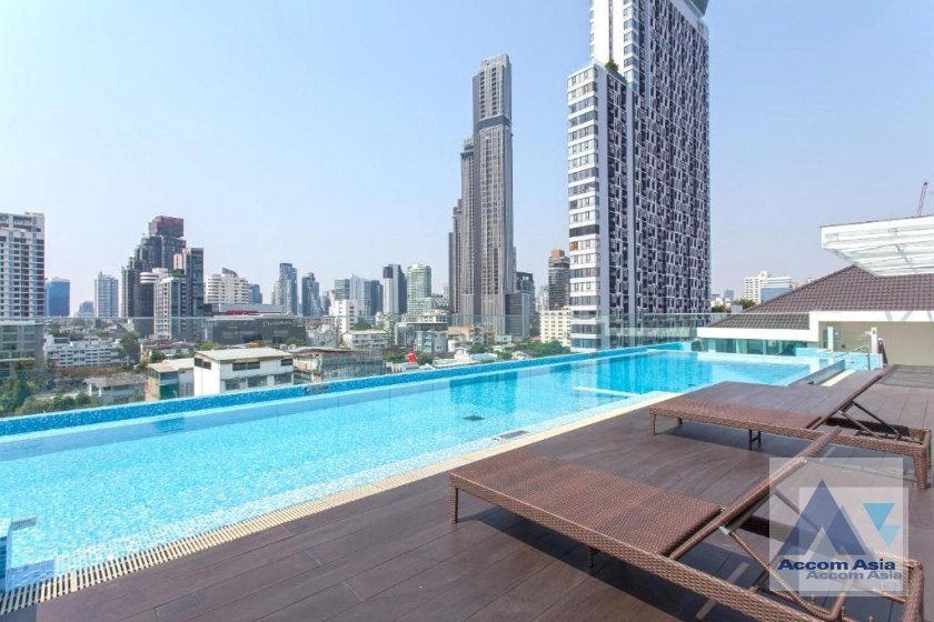 Pet friendly |  3 Bedrooms  Apartment For Rent in Sukhumvit, Bangkok  near BTS Ekkamai (AA35651)