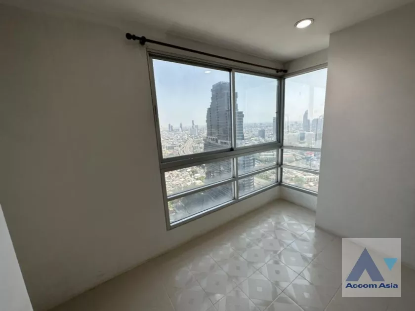  1  2 br Condominium For Sale in Silom ,Bangkok BTS Surasak at Sathorn House AA35660