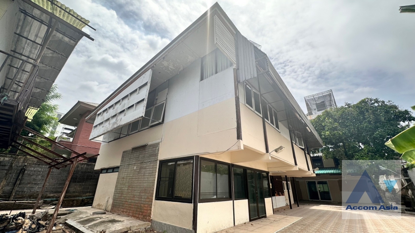  House For Sale in Sukhumvit, Bangkok  near BTS Thong Lo (AA35680)