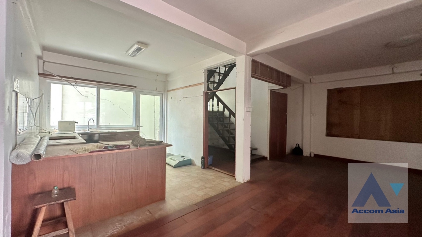 12  House For Sale in sukhumvit ,Bangkok BTS Thong Lo AA35680