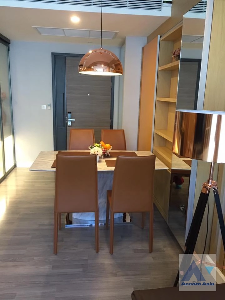  2 Bedrooms  Condominium For Sale in Silom, Bangkok  near BTS Surasak (AA35700)