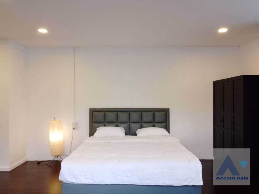 11  2 br House For Rent in New Phetchaburi ,Bangkok  AA35715