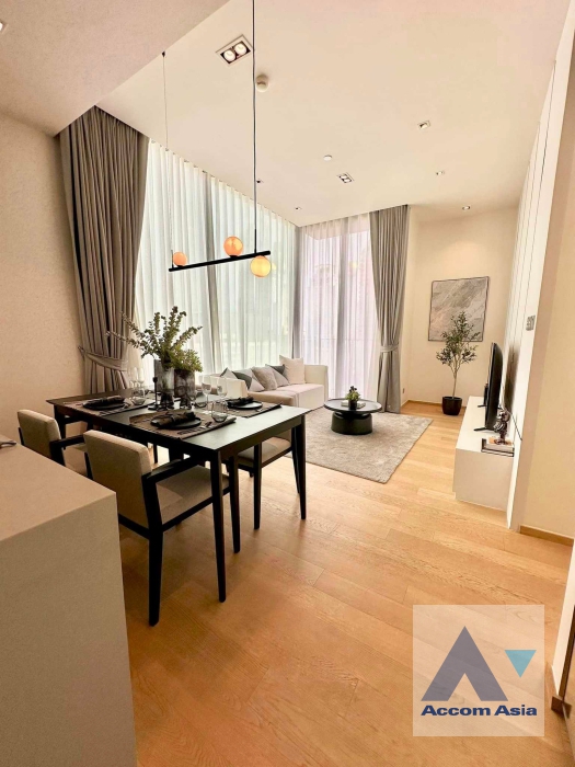 Fully Furnished |  2 Bedrooms  Condominium For Rent & Sale in Ploenchit, Bangkok  near BTS Chitlom (AA35762)