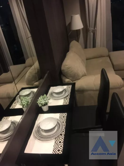 Edge Sukhumvit 23 Condominium