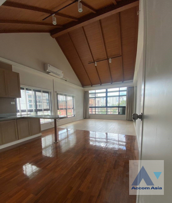 Home Office |  5 Bedrooms  Building For Rent in Sukhumvit, Bangkok  near BTS Phrom Phong (AA35856)