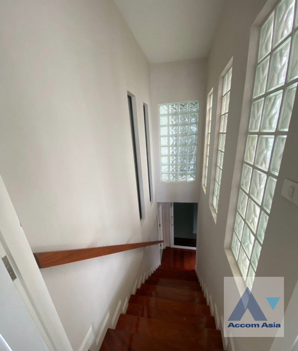 13  5 br Building For Rent in Sukhumvit ,Bangkok BTS Phrom Phong AA35856