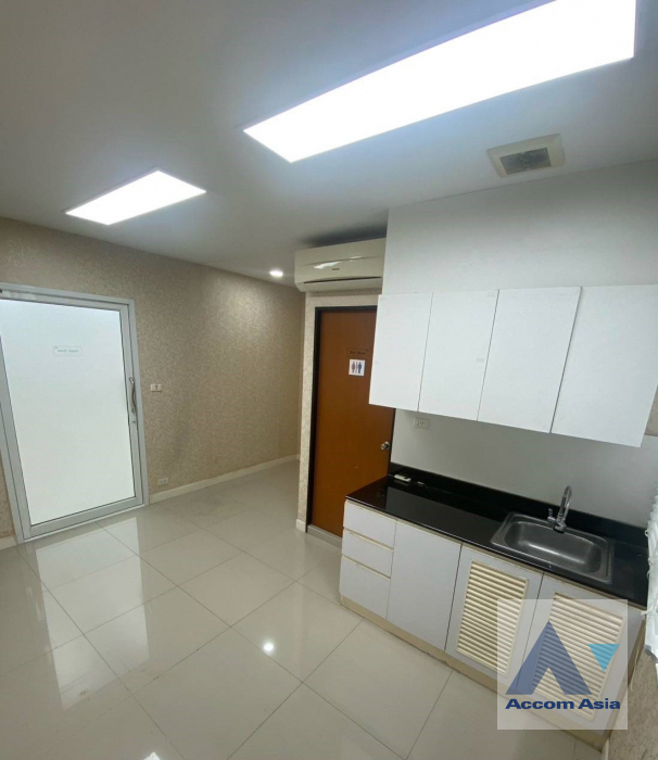 9  5 br Building For Rent in Sukhumvit ,Bangkok BTS Phrom Phong AA35856