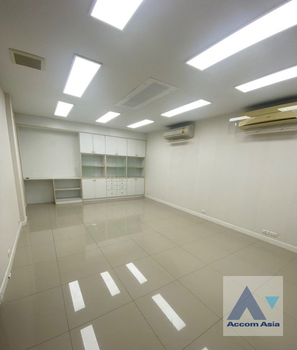 14  5 br Building For Rent in Sukhumvit ,Bangkok BTS Phrom Phong AA35856