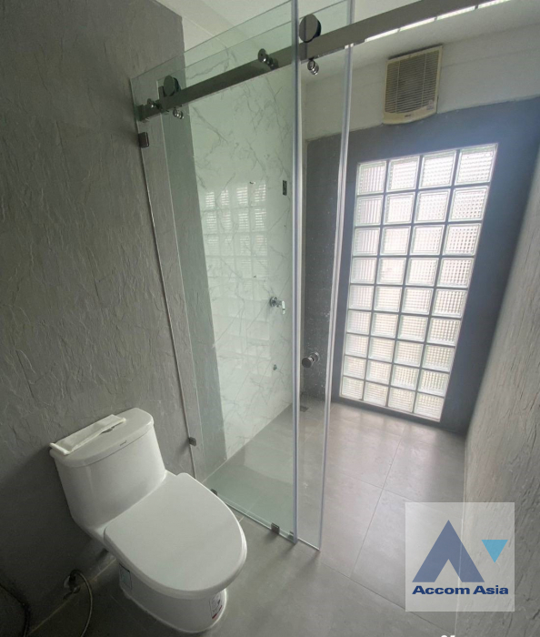 30  5 br Building For Rent in Sukhumvit ,Bangkok BTS Phrom Phong AA35856