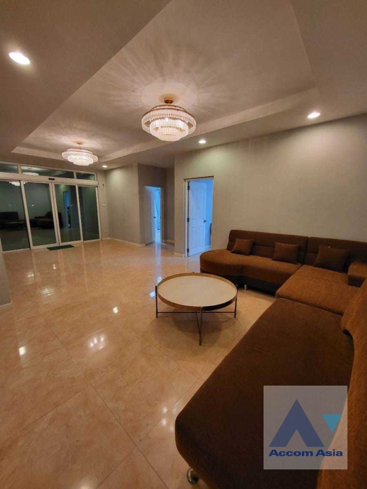  6 Bedrooms  House For Rent in Samutprakan, Samutprakan  (AA35908)