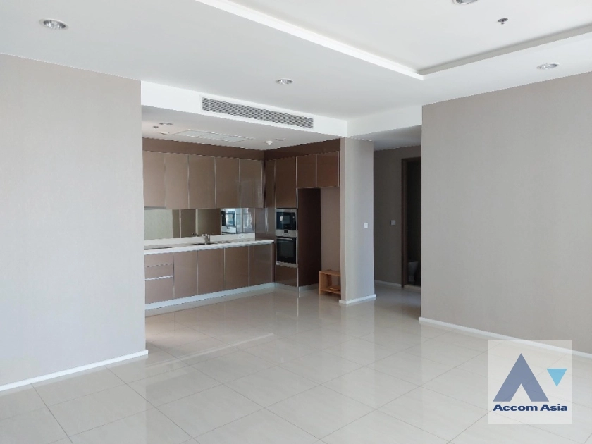  1  3 br Condominium For Sale in Rama 3 ,Bangkok BTS Saphan Taksin at Menam Residences AA35910