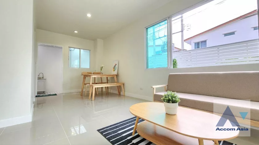  1  4 br Townhouse For Sale in Pattanakarn ,Bangkok ARL Ban Thap Chang at Cover Home  AA35988