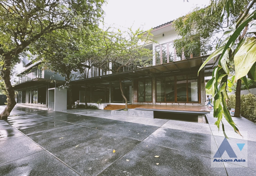  House For Rent in Phaholyothin, Bangkok  near MRT Lat Phrao (AA35989)