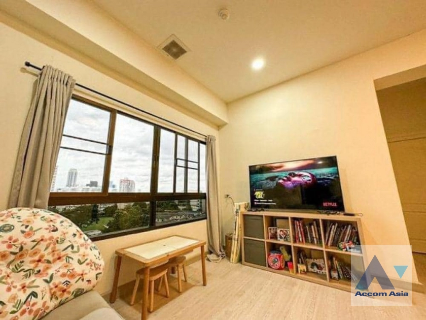  3 Bedrooms  Condominium For Sale in Sathorn, Bangkok  near MRT Lumphini (AA36053)