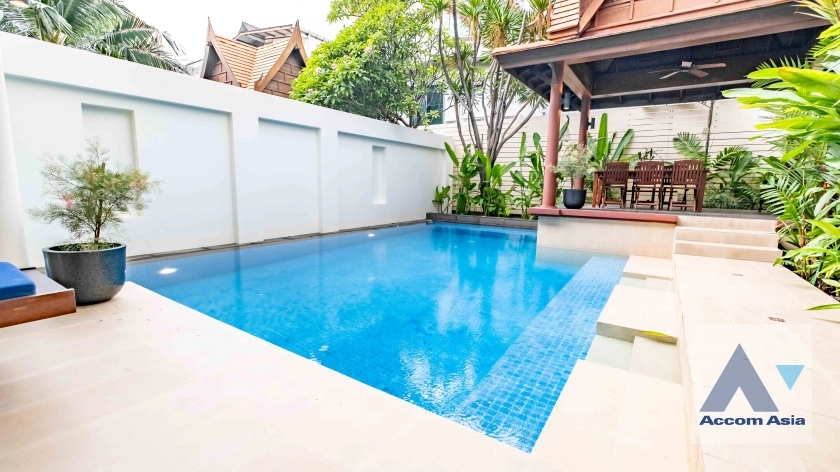 Private Swimming Pool, Pet friendly |  4 Bedrooms  House For Rent in Sukhumvit, Bangkok  near BTS Phrom Phong (AA36081)