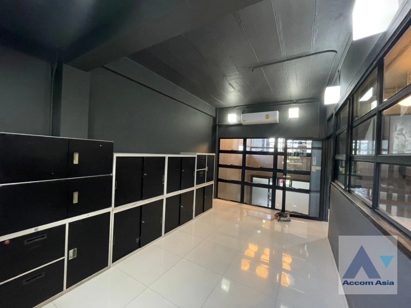 30  6 br House For Rent in phaholyothin ,Bangkok MRT Lat Phrao AA36123