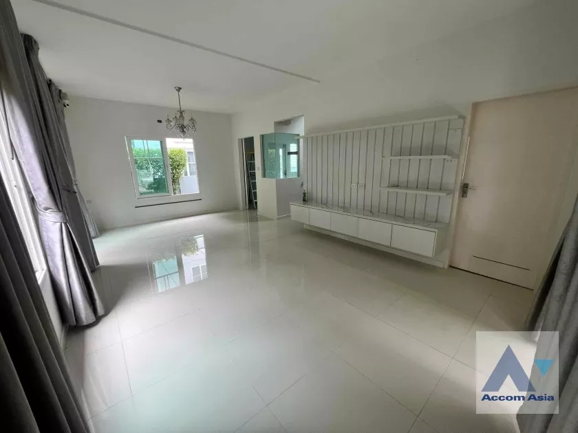  3 Bedrooms  House For Sale in Samutprakan, Samutprakan  (AA36149)