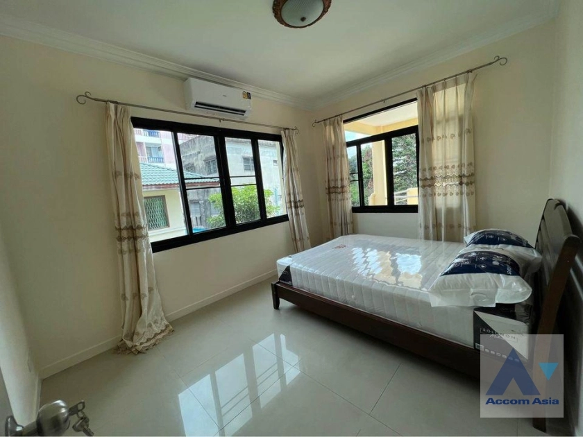 9  3 br House for rent and sale in phaholyothin ,Bangkok BTS Victory Monument AA36160