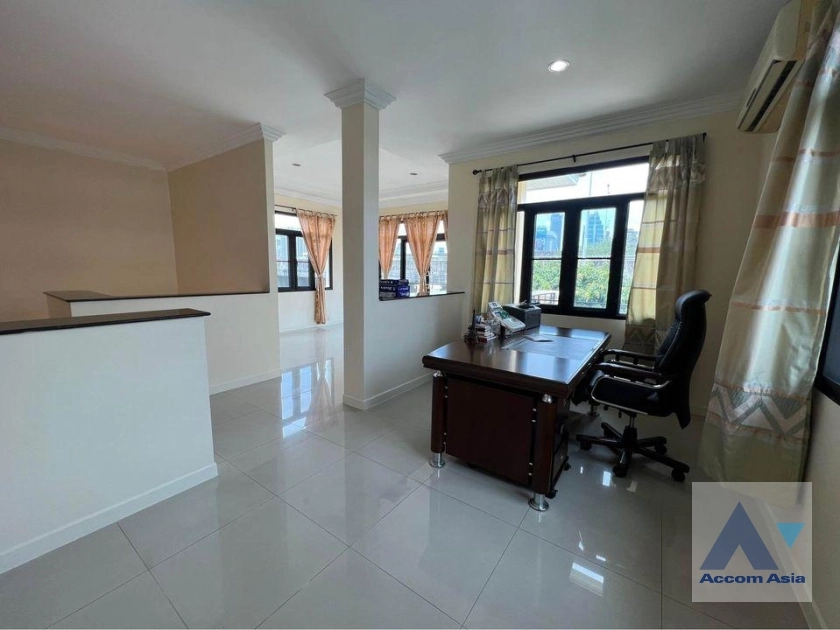 10  3 br House for rent and sale in phaholyothin ,Bangkok BTS Victory Monument AA36160