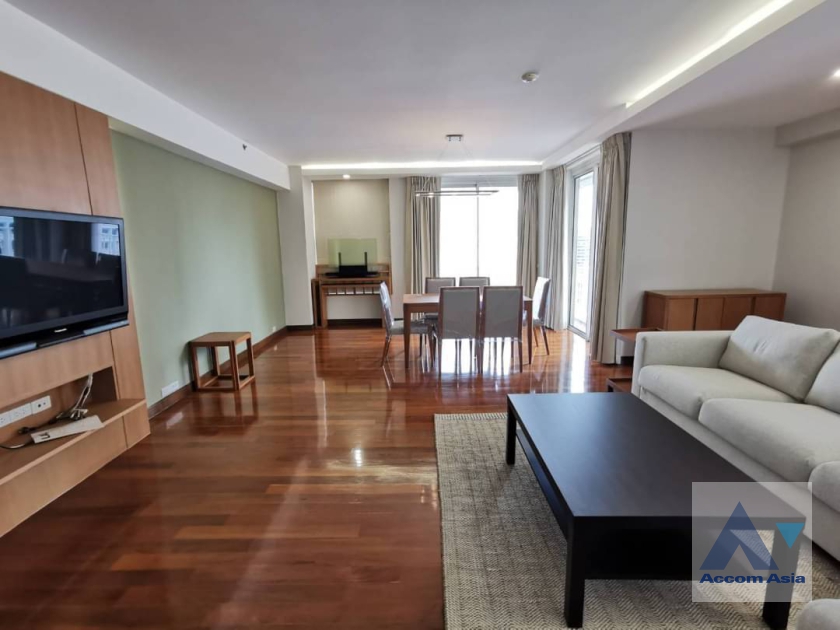  3 Bedrooms  Condominium For Rent in Ploenchit, Bangkok  near BTS Chitlom (AA36166)