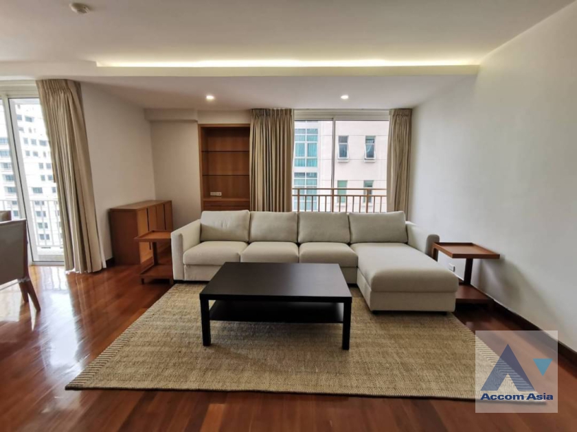  3 Bedrooms  Condominium For Rent in Ploenchit, Bangkok  near BTS Chitlom (AA36166)