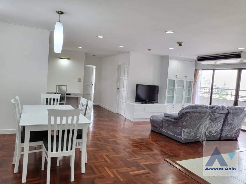  3 Bedrooms  Condominium For Rent in Sukhumvit, Bangkok  near BTS Phrom Phong (AA36224)