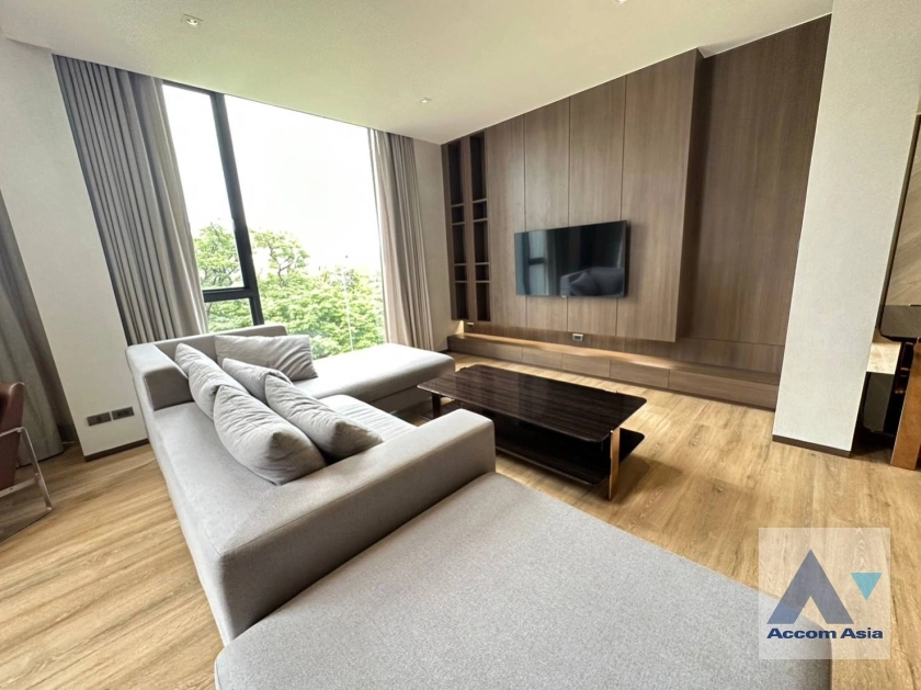  3 Bedrooms  Apartment For Rent in Sukhumvit, Bangkok  near BTS Phrom Phong (AA36228)