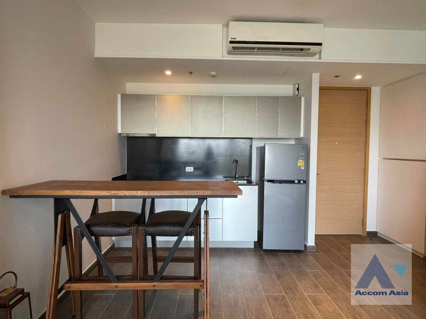 Fully Furnished |  1 Bedroom  Condominium For Rent in Sukhumvit, Bangkok  near BTS Ekkamai (AA36246)