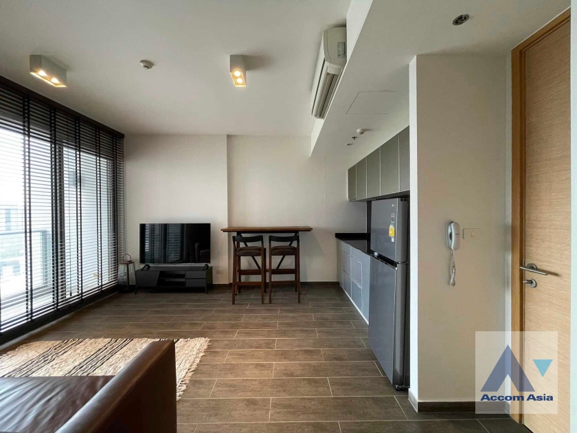 Fully Furnished |  1 Bedroom  Condominium For Rent in Sukhumvit, Bangkok  near BTS Ekkamai (AA36246)