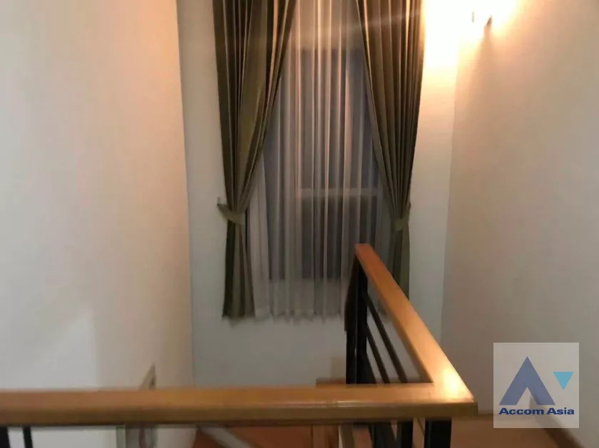 4  4 br House For Sale in Pattanakarn ,Bangkok ARL Ban Thap Chang at House  AA36254