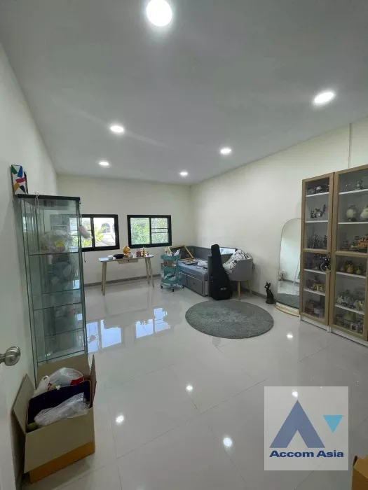  1  4 br House For Sale in pattanakarn ,Bangkok ARL Ban Thap Chang AA36295