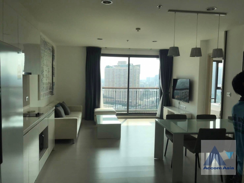 Fully Furnished, Corner Unit |  2 Bedrooms  Condominium For Rent & Sale in Sukhumvit, Bangkok  near BTS Ekkamai (AA36296)