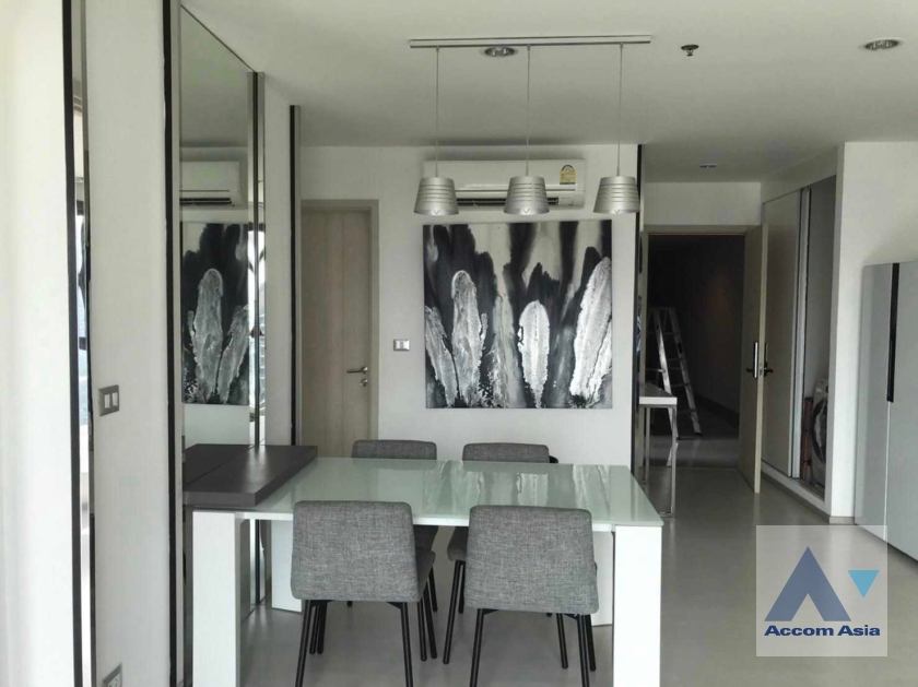 Fully Furnished, Corner Unit |  2 Bedrooms  Condominium For Rent & Sale in Sukhumvit, Bangkok  near BTS Ekkamai (AA36296)