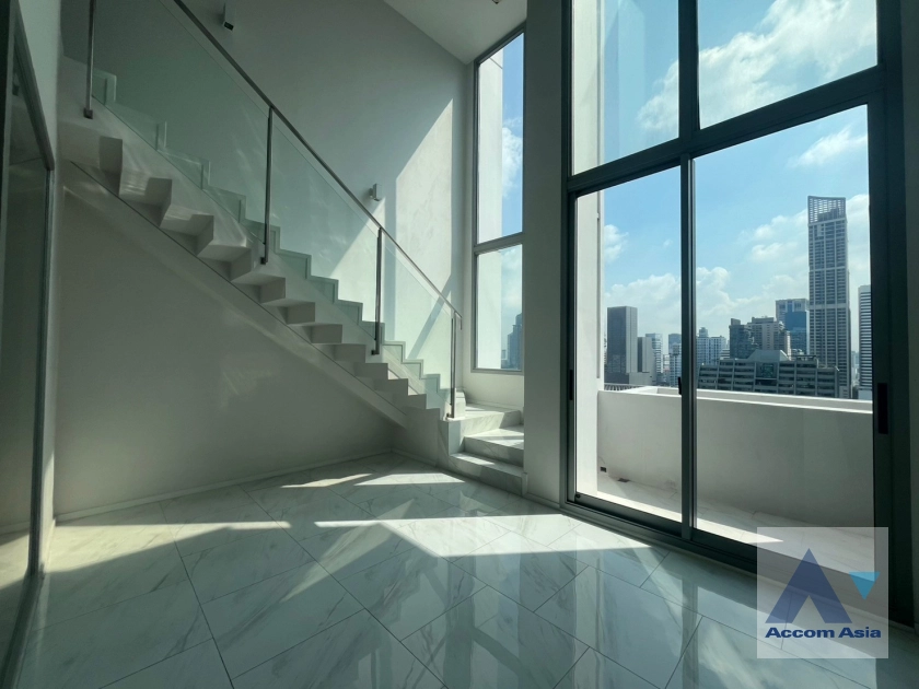 Duplex Condo | HYDE Sukhumvit 11