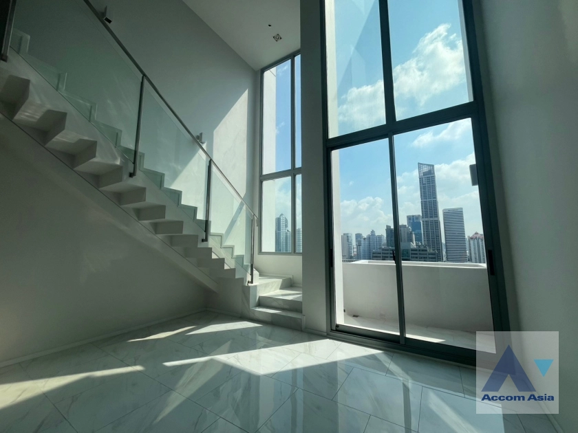 Duplex Condo | HYDE Sukhumvit 11