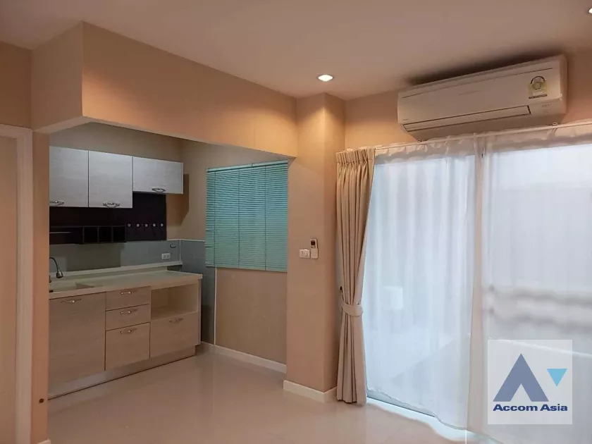  1  3 br Townhouse For Sale in Pattanakarn ,Bangkok ARL Hua Mak at House AA36362